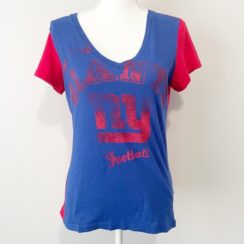 NFL team NY Giants V Neck  t shirt size small
